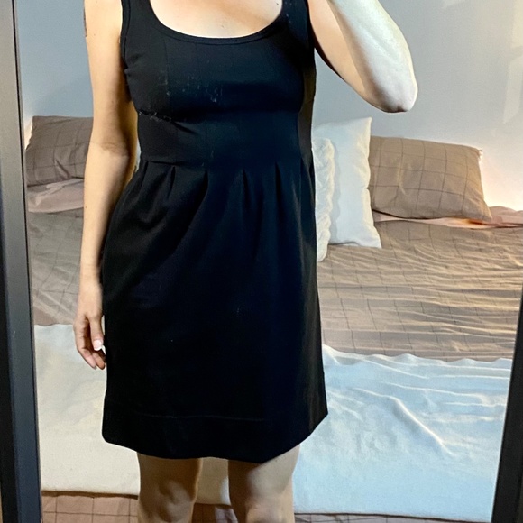 Perfect little black dress - Picture 4 of 4